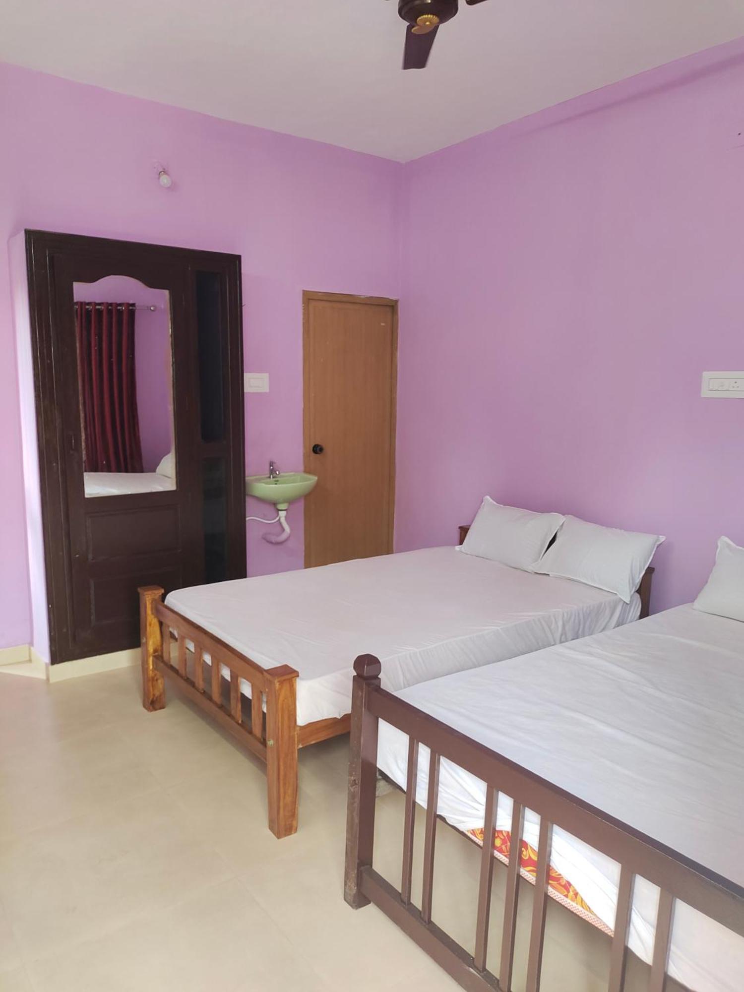 Venu'S By Quality Inn Варкала Екстериор снимка